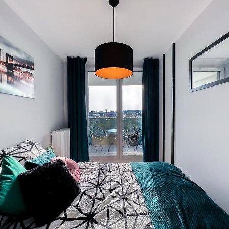 12 Floor Mogilska Tower Apartment Krakow Bagian luar foto