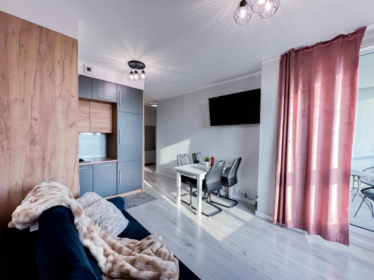 12 Floor Mogilska Tower Apartment Krakow Bagian luar foto