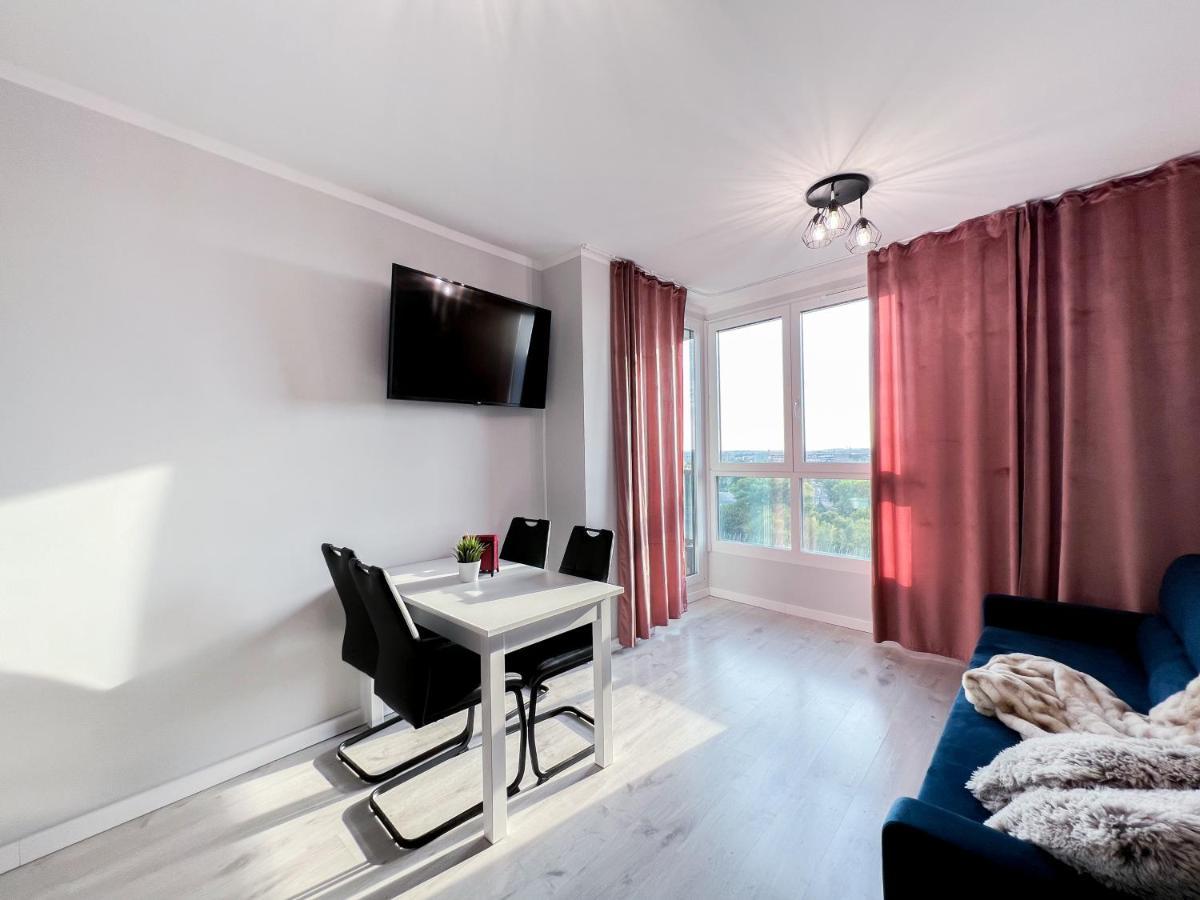12 Floor Mogilska Tower Apartment Krakow Bagian luar foto